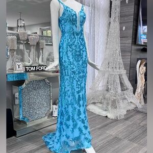 Clearance Price 📣 New 💎 Aqua Blue Sequin Evening Gown with Train